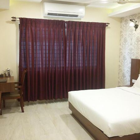 Hotel Mahalakshmi Residency Kolluru Bagian luar foto