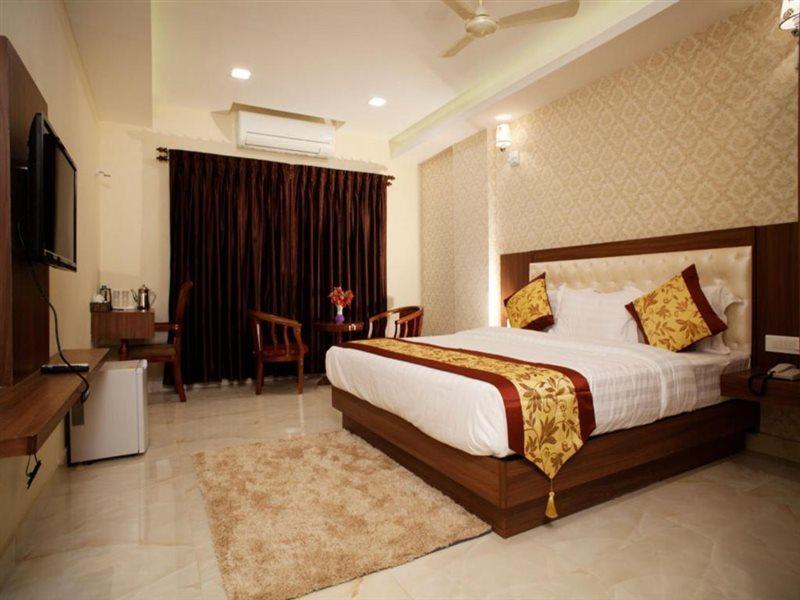 Hotel Mahalakshmi Residency Kolluru Bagian luar foto
