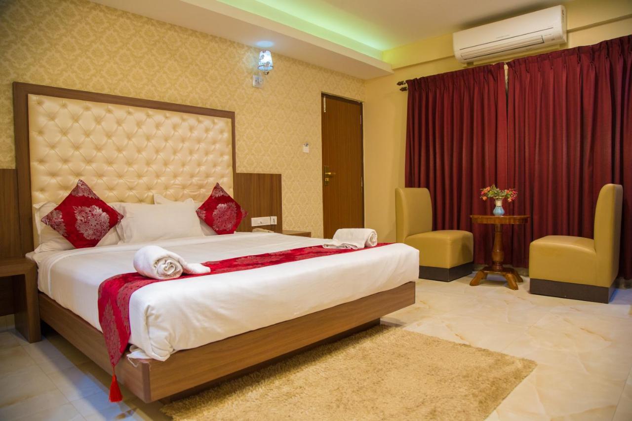 Hotel Mahalakshmi Residency Kolluru Bagian luar foto