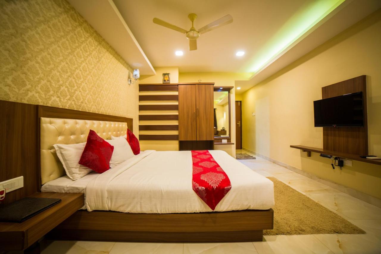 Hotel Mahalakshmi Residency Kolluru Bagian luar foto